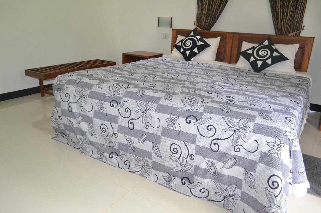 Sigiri Holiday Inn Inamaluwa Exterior photo