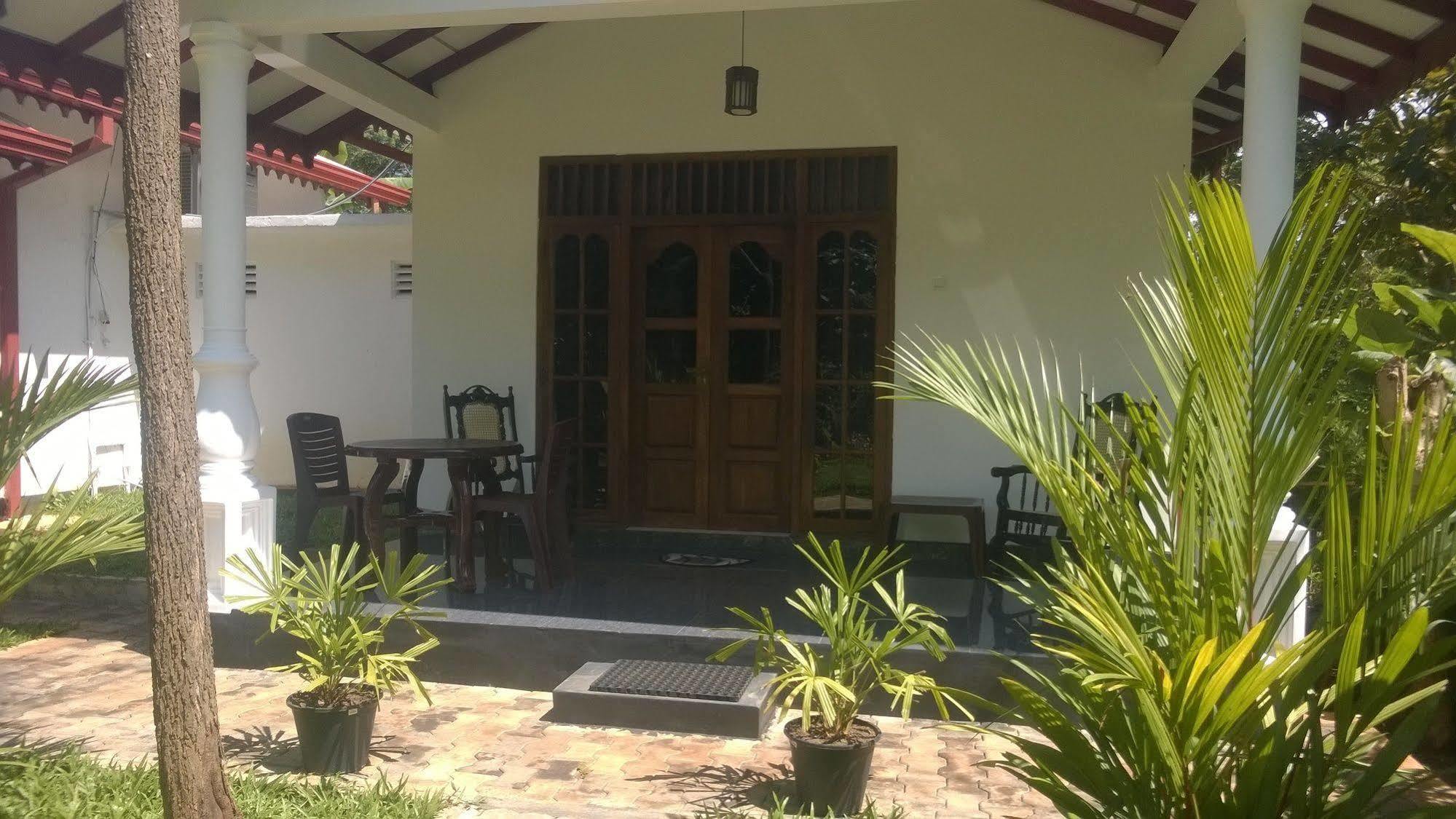 Sigiri Holiday Inn Inamaluwa Exterior photo